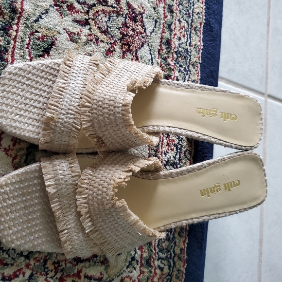 Shoes - Picture 1 of 3